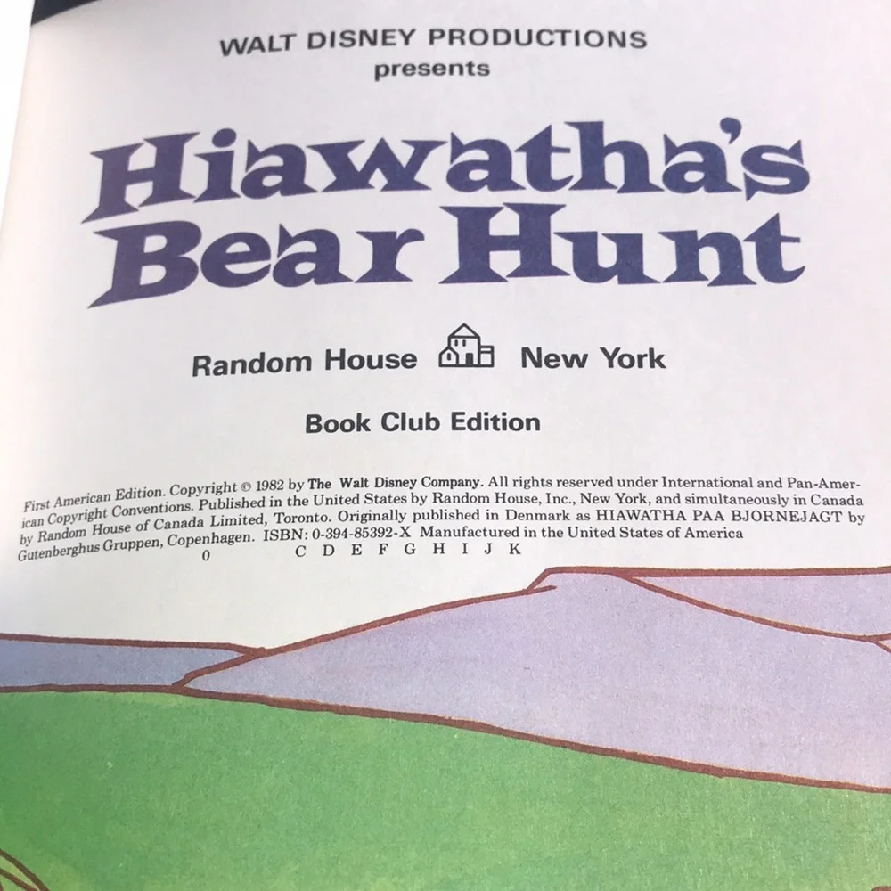 Walt Disney Hiawatha’s Bear Hunt Hardcover Wonderful World of Reading Series